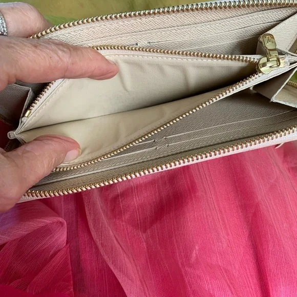 Louis Vuitton Clémence Wallet - Picture 8 of 13